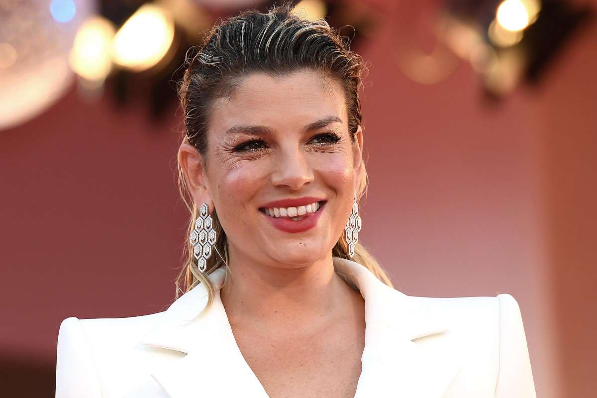 Emma Marrone appare sui social con una borsa costosissima