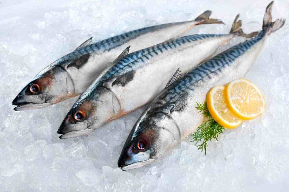 Spine di pesce incastrate in gola: si possono rimuovere a casa